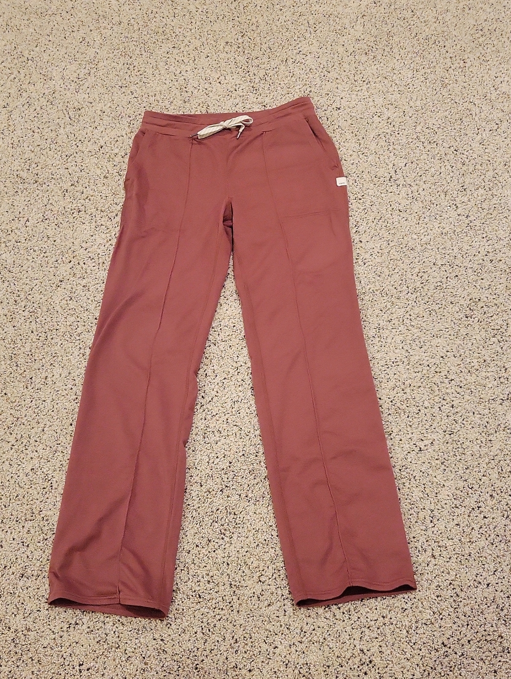 Vuori Staright Legged Pants Dusty Maroon Sz Small
